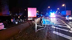 Kamion ve Znojmě naboural 18. listopadu 2021 třináct aut. Nikdo se nezranil.