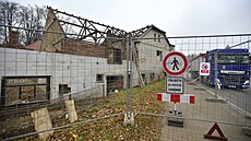 Takto vypadaly demoliní práce ve svátek 17. listopadu. ást areálu u byla...