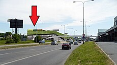 Sm�rovky jsou vid�t u st�echy P+R v Chlumecké ulici.