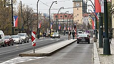 Smetanovo náb�e�í je op�t pr�jezdné v obou sm�rech, promenáda je do�asn�...