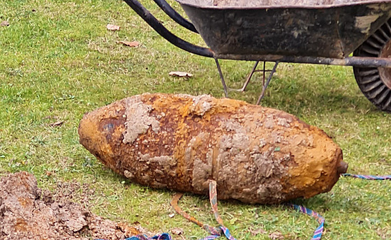 V Plesné na pozemku rodinného domu byla nalezena cca 100kg puma z 2. svtové...