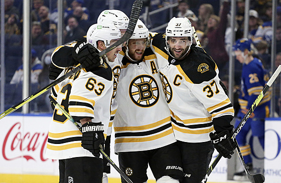 Brad Marchand (63), Charlie McAvoy (73), David Pastrák (88) a Patrice Bergeron...