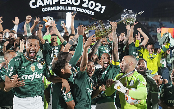 Fotbalisté Palmeiras slaví triumf ve finále Poháru osvoboditel.