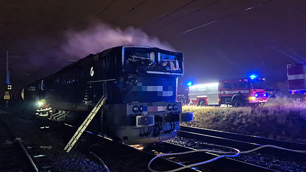 Nedaleko olomouckého nádraží hořela lokomotiva, táhla cisterny s benzínem