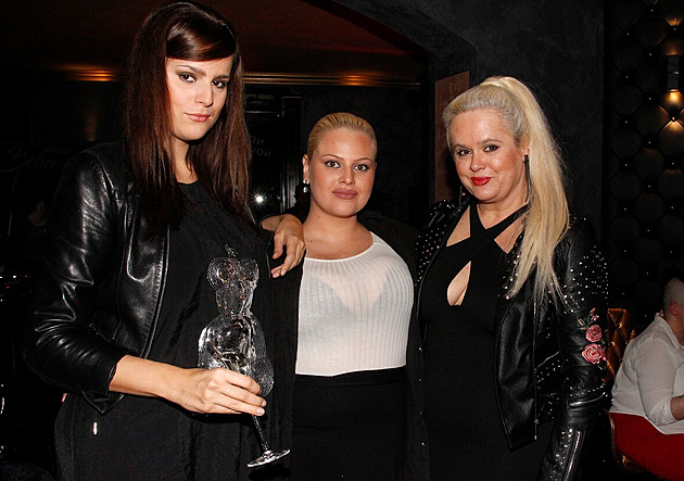 Monika Binias a její o 24 let mladší hokejista slaví páté výročí vztahu