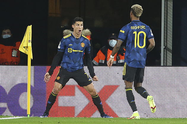 ONLINE: Barcelona či Chelsea hrají o postup, Ronaldo trefil United osmifinále