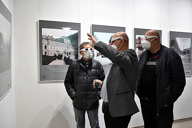 Výstava 3D obrázk Mariánských Lázní. K prohlídce jsou poteba speciální brýle....