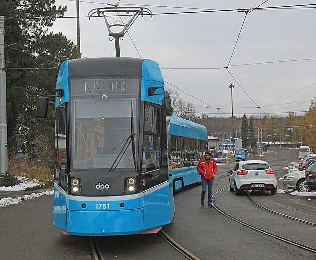 Cestující v Ostrav si poprvé vyzkoueli jízdu v nové tramvaji koda 39T. (29....