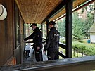 Policist v Karlovarskm kraji kontroluj ped zimou chatov oblasti.