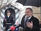Petr Fiala po jmenování premiérem hovoří před zámkem v Lánech s novináři. (28....