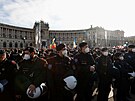 Tisíce lidí se zúastnilo protestu ve Vídni proti koronavirovým opatením. (20....