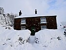 Velkou Británii po zimní boui Arwen pokryly závje snhu. (27. listopadu 2021)