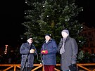 Vánoční strom na náměstí Republiky v Plzni společně rozsvítili primátor města...