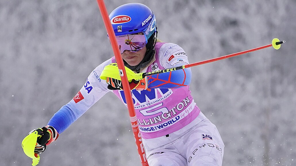 Mikaela Shiffrinová při slalomu v Killingtonu