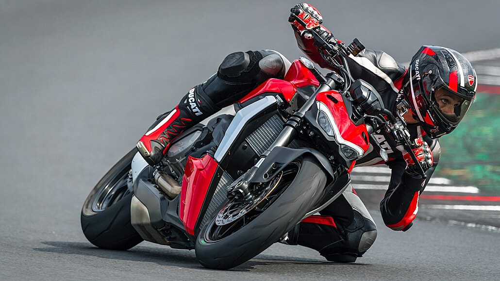 Pro drsňáky, rychlíky i cestovatele: první motocyklové novinky 2022