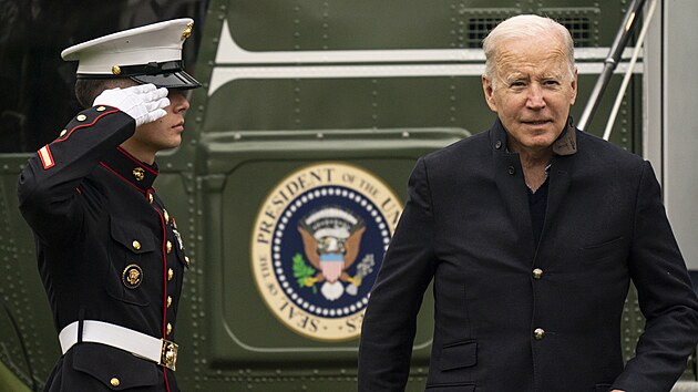 Americk prezident Joe Biden po pletu do Blho domu (21. listopadu 2021)