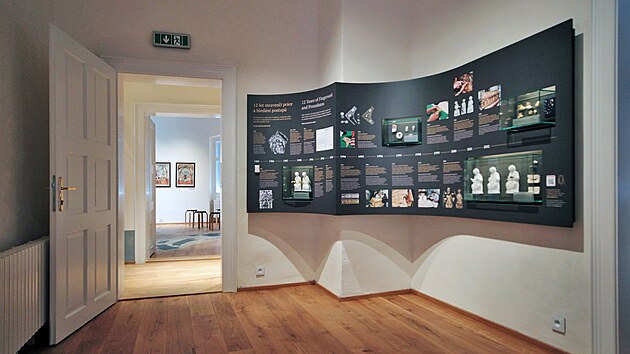 Nov� expozice relikvi��e sv. Maura v Pluhovsk�ch domech v are�lu be�ovsk�ho hradu a z�mku.