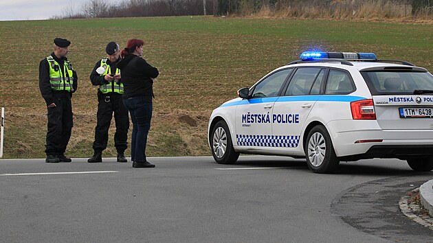 Policie evakuuje st Ostravy- Plesn, kde byla nalezena 100kilov puma z druh svtov vlky. Uzavela 800metrov perimetr. (20. listopadu 2021)