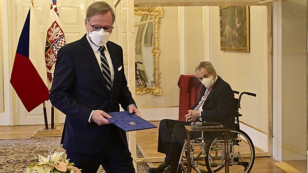 Prezident Miloš Zeman jmenoval na zámku v Lánech šéfa ODS Petra Fialu předsedou vlády. (28. listopadu 2021)
