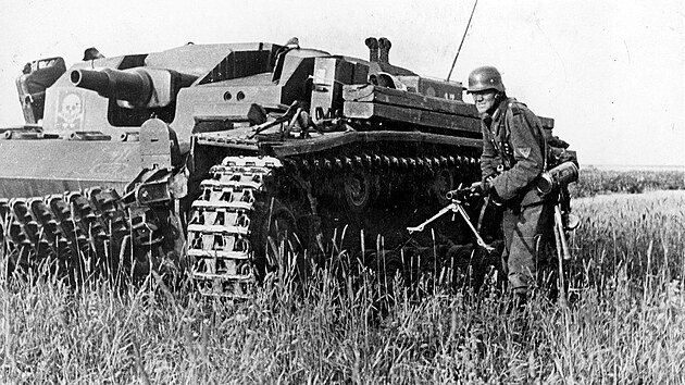 Německé útočné dělo StuG III na východní frontě