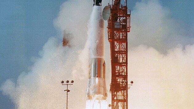 Start nosné rakety Atlas LV-3  s přidaným stupněm Agena D