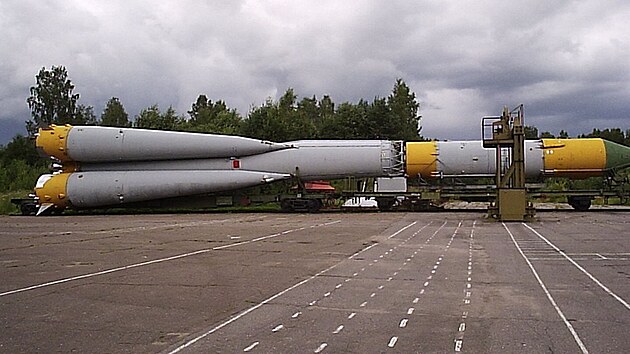 Sovětská čtyřstupňová nosná raketa Molnija (8K78)
