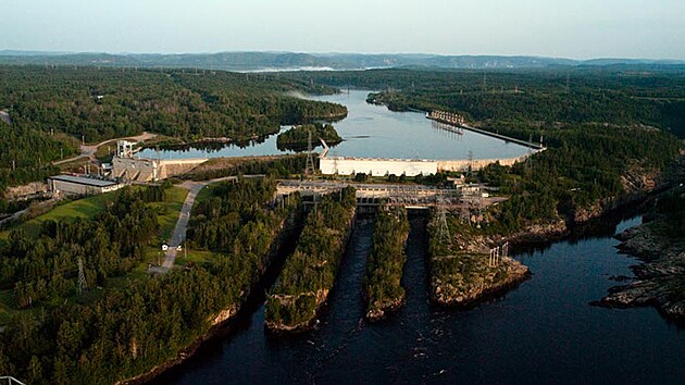 Quebecká energie pochází z masivního komplexu vodních elektráren, které se začaly v sedmdesátých letech stavět. McCormick.