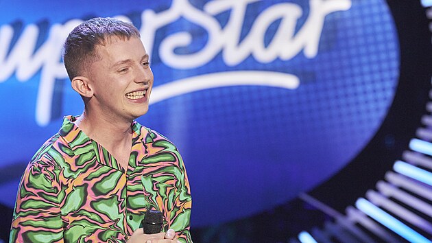 Dvacetiletý Nikolas Bitkovskij z Liberce se dostal mezi desítku nejlepších zpěváků v SuperStar.