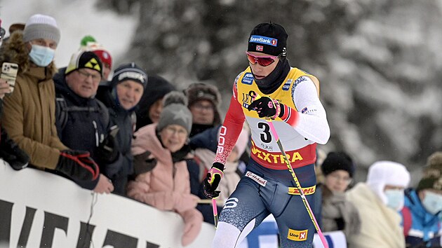 Johannes Klaebo pi sprintu klasickou technikou v Ruce.