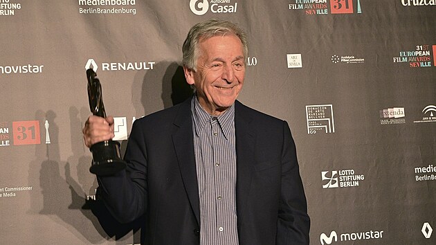 Costa Gavras s estnou cenou Evropské filmové akademie.