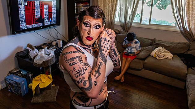 Zápasník Diego Garijo se rád mění v drag queen (2021)