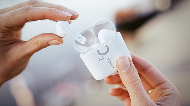 True wireless sluchátka O2 Pods pořídí zákazníci O2 díky vánoční kampani za...