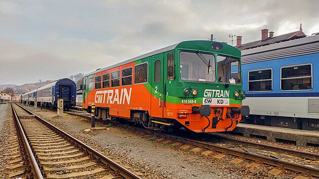 Motorový vůz společnosti GW Train Regio 810 543 ve stanici Trutnov hlavní nádraží