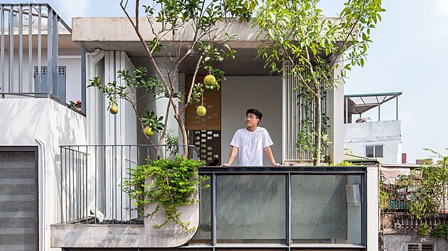 Autory zajímavého řešení rodinného domu jsou architekti Nguyen Duc Trung, Marek Obtulovič a Mai Lan Chi Obtulovičová ze studia ODDO architects. 