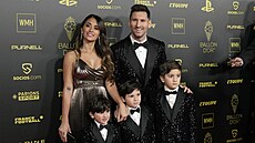 Lionel Messi s rodinou na vyhlášení ankety Zlatý míč.