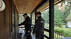 Policisté v Karlovarském kraji kontrolují ped zimou chatové oblasti.