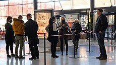Kontrola okování v nákupním centru v Nite na Slovensku (23. listopadu 2021)