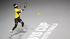 �véd Mikael Ymer b�hem utkání v rámci tenisového Davis Cupu