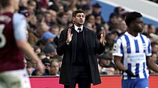 Steven Gerrard poprvé na lavi�ce anglické Aston Villy, kam zamí�il od skotských...