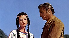 Marie Versini coby No-i a Lex Barker jako Old Shatterhand ve filmu Vinnetou...