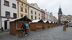 Vánoční trhy na náměstí Republiky v Plzni. Kvůli vládnímu nařízení musí v pátek...