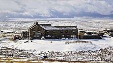 Hotel Tan Hill Inn v anglickém národním parku Yorkshire Dales na snímku z...