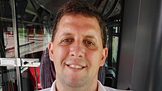 Petr �pirk má jako koní�ka �ízení tramvaje.