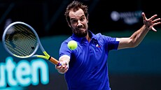 Francouzský tenista Richard Gasquet v duelu s Tomáem Macháem.