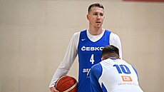 Tomá� Vyoral na tréninku �eské basketbalové reprezentace