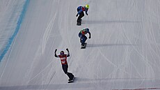 Snowboardcrossaka Eva Samková vítzí na trati v ínském Secret Garden