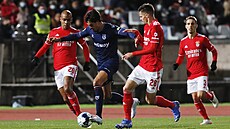 Momentka z duelu Belenenses (modrá) - Benfica Lisabon