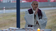 M�e za ob�ti dopravních nehod v dálni�ní kapli u dálnice D5 nedaleko �lovic na...