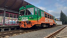 Motorový vůz společnosti GW Train Regio 810 543 ve stanici Svoboda nad Úpou