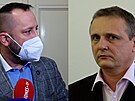 Obalovaní Jan Petrílek (vlevo) a Vít Bárta u Mstského soudu v Praze (30....